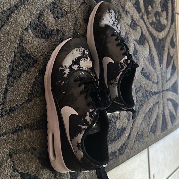 Nike Air Max Thea, size 6, color: black, silver and white - Picture 3 of 3